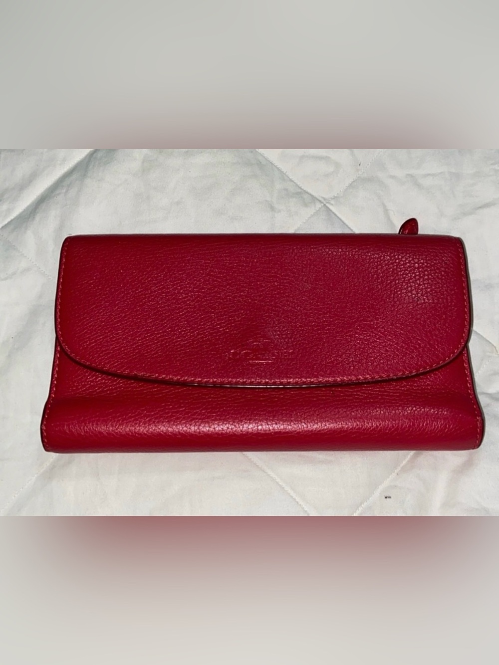 EUC  Coach pebbled leather tri fold snap wallet